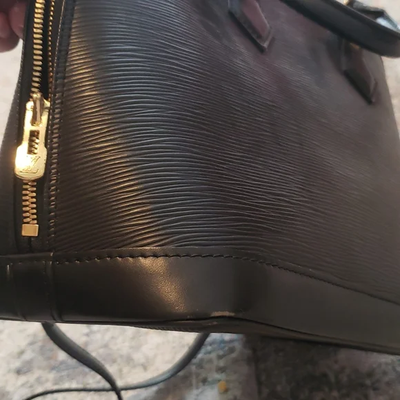Louis Vuitton epi black alma - Picture 6 of 16